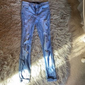 hollister jeans!